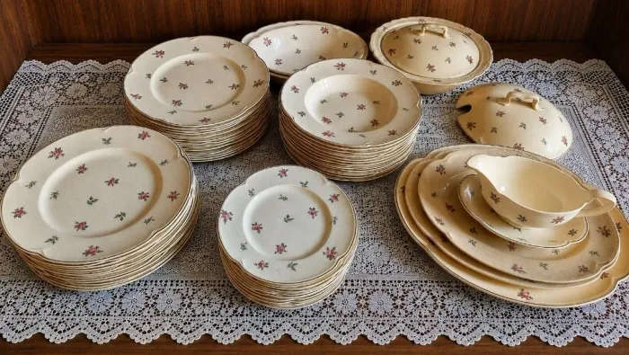 Conjunto de Louça Inglesa Johnson Bros Petlandina - Vintage Floral Completo