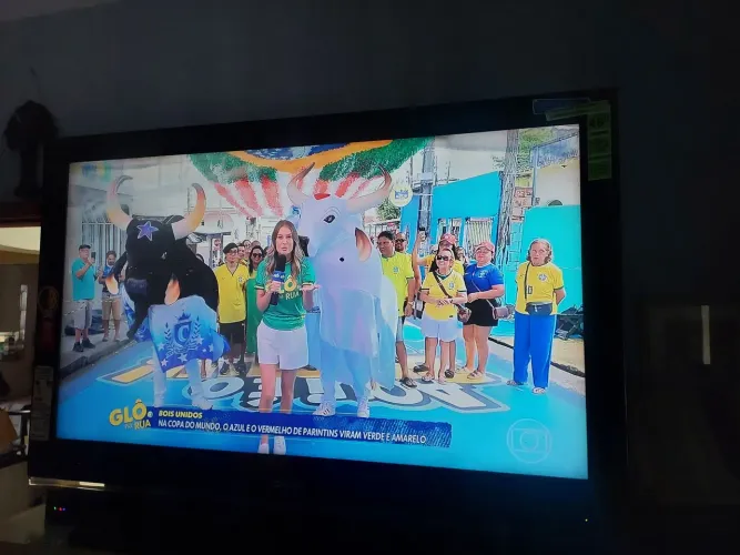 Tv cce style 46 pol. Digital não smart precisa trocar tela polarizadora