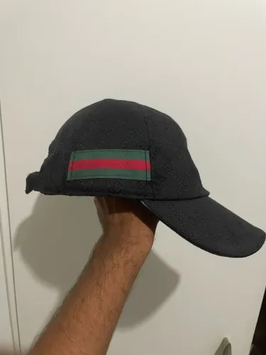 Boné Gucci preto