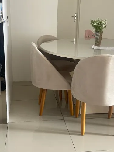 Cadeiras novas