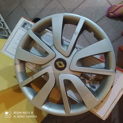 Vendo 03 calotas