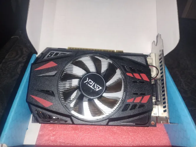 GTX 550 ti 2gb vram, nova