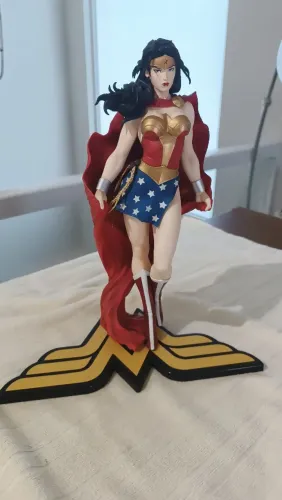 Miniatura Mulher Maravilha 