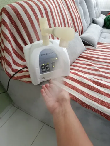 Vapor de ozônio Dermosteam da ibramed, 1,5 de uso. Bem conservado e pronto pra usar.