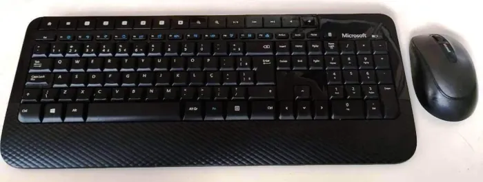 Kit Microsoft Wireless 2000 Desktop - Teclado e Mouse Sem Fio originais, Sem Receptor !