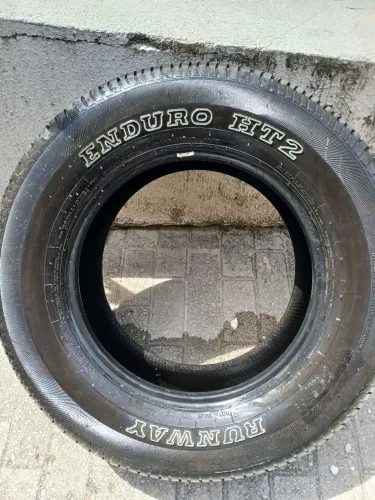 Vendo pneus 265.65.17 marca Runway. 500 reais enduro ht2