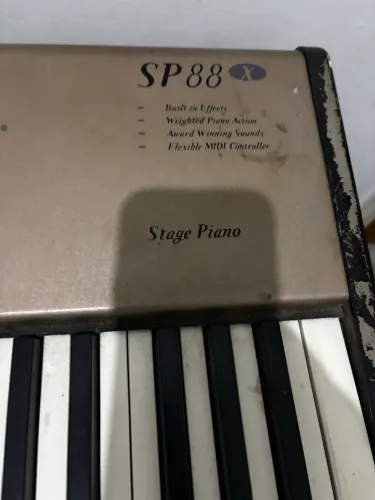 Teclado kurzweil SP88