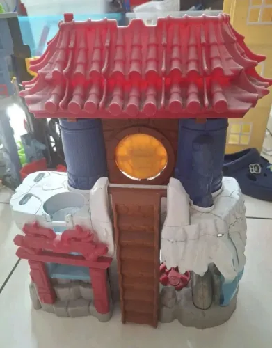 Brinquedo imaginext  em ótimo estado 