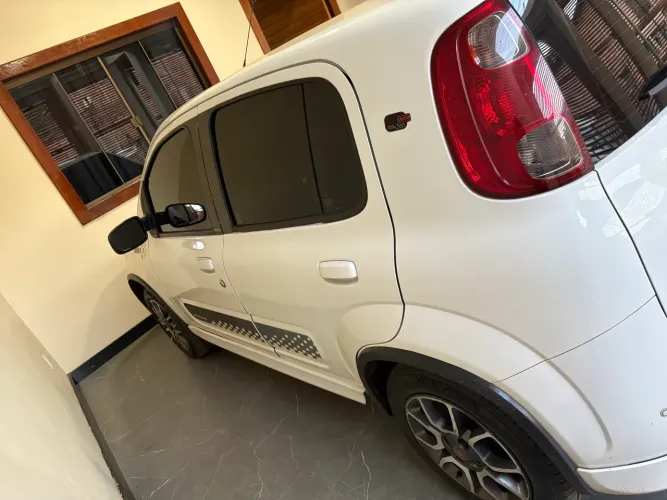 Fiat Uno Sporting 1.4 EVO Fire Flex 8V 4P 2013