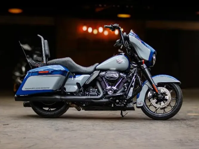 HARLEY-DAVIDSON STREET GLIDE SPECIAL FLHXS 1900 cc