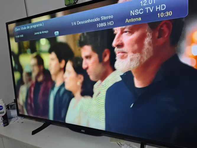 Tv 43 AOC LED funcionando perfeitamente 