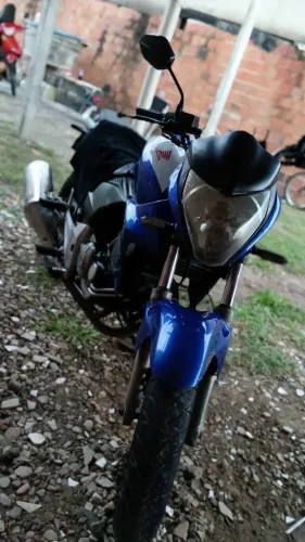 Vendo CB300 / toda em dias só pega e transferi 