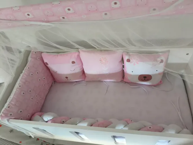 Mini berço com rodinhas e colchão