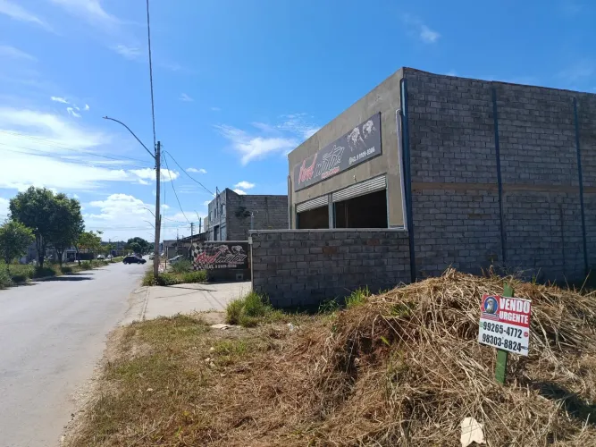 Excelente Lote Comercial, 300 M2, Rua/Av. da Divisa, Jd Canedo III - Senador Canedo-GO.