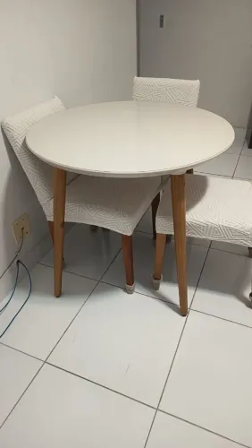 Vendo mesa de jantar 4 lugares 90x90