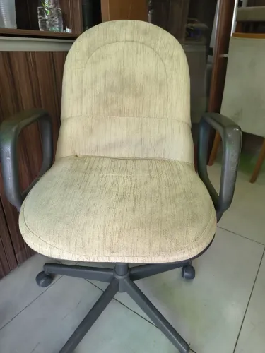 Cadeira de escritório giratória