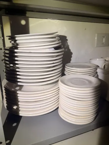 Pratos de porcelana 