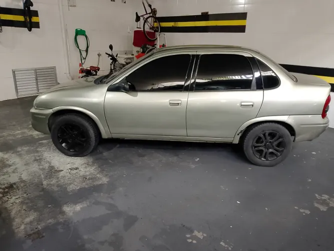 Chevrolet Corsa SED Class.spirit 1.0/1.0 Flexpower (álcool) 2009