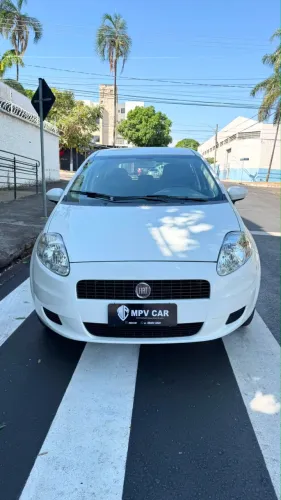 Fiat Punto Attractive 1.4 Fire Flex 8V 5P 2011