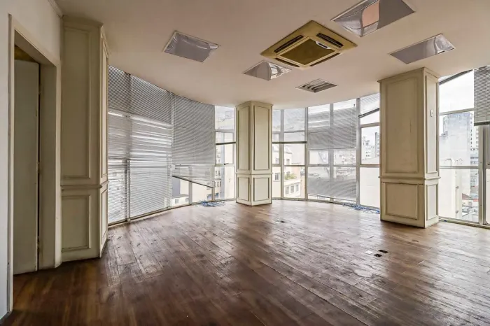 Sala comercial na Rua José Bonifácio, 24 - Sala 91  98 m²