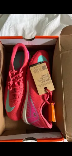 Chuteira Nike tamanho 40