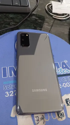 Galaxy s20 4G sem marcas de uso C/linha tudo funcionando perfeitamente 