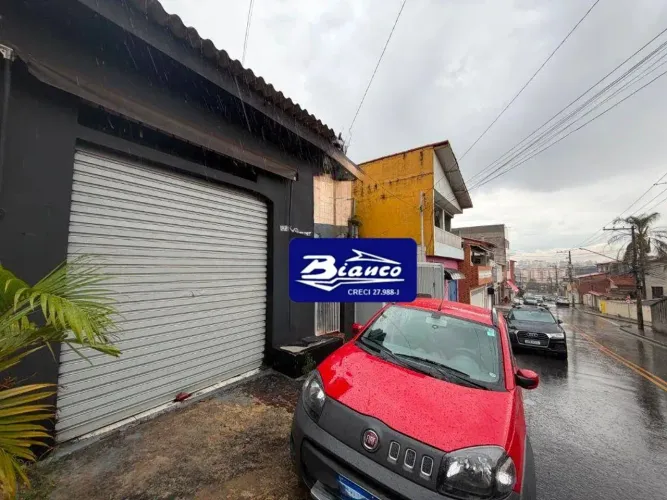 Terreno 195m2 c/ 3 casas + salão - Bom Clima
