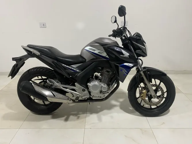 Moto Twister 250 pronta pra roda