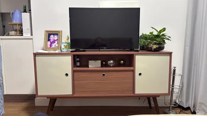 Rack de tv e livros