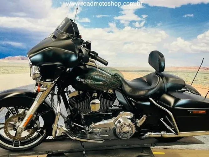 HARLEY DAVIDSON FLHX-Street Glide Preta-2014-20.533Km