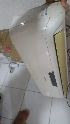 Split 9000 mais de um ano parado