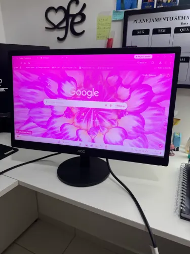Monitor AOC 21,5 Full HD HDMI - Funciona, porém com tonalidade rosa