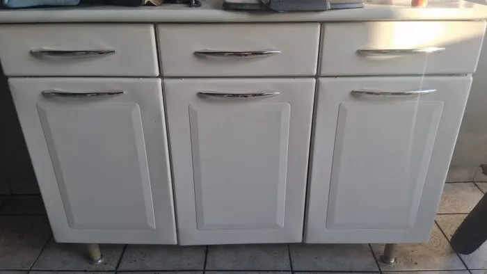 Vendo armário de cozinha e casa de cachorro