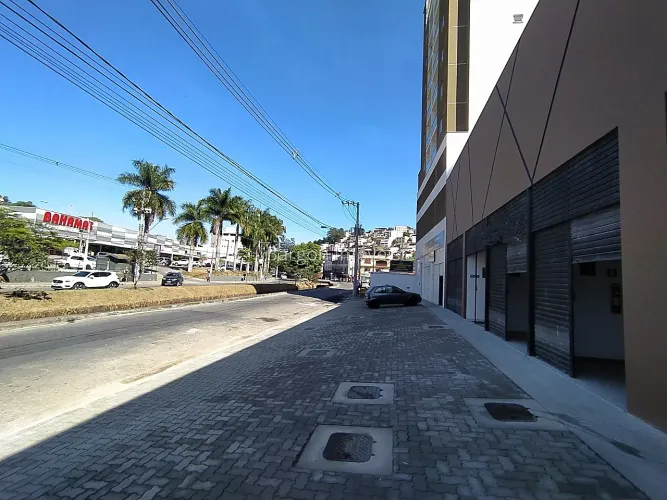 Lojão novo com 307 metros de frente para a rua com 15 metros de frente e pé direito alto p