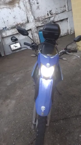 Moto Lander azul 2007 inteira