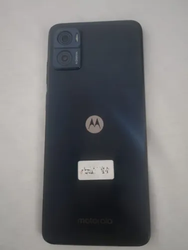 Celular MotoE22 tela somente trincada funcionando tudo normal sem mancha na tela