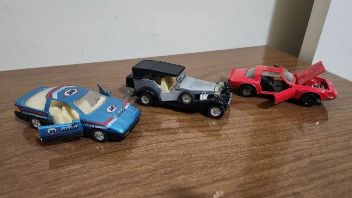 Carrinho Miniatura Sunnyside Anos 90 Escala 1/43