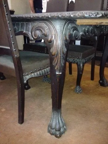 mesa vintage com cadeiras