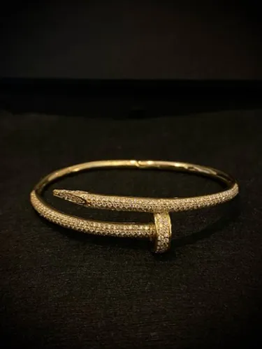 Bracelete prego em ouro 18k 30 gramas 3.2 ct