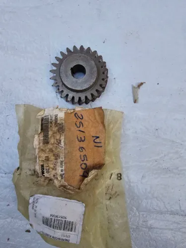 Komatsu engrenagem da bomba nova original 5070157