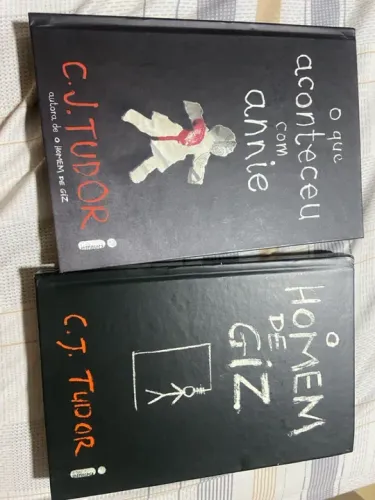 Livros C.J Tudor 
