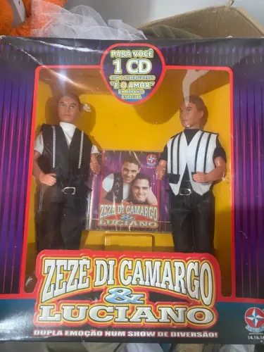 Bonecos Zezé de Camargo