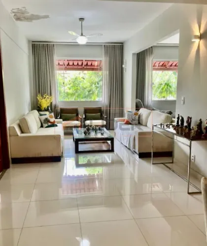 Casa no Bairro Marista com 03 Suítes