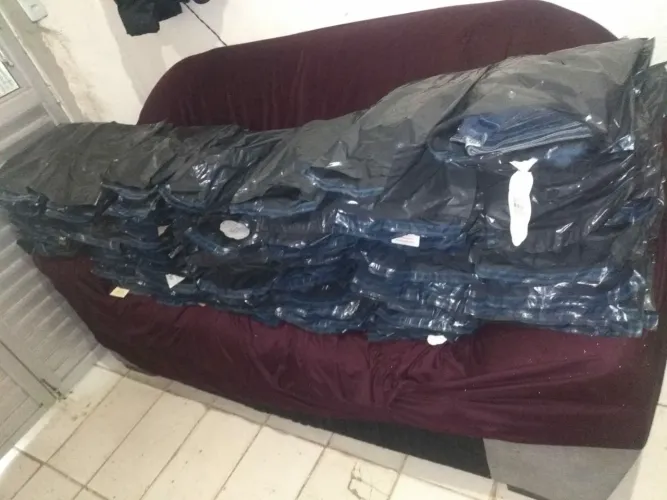 Kit Completo para Sua Loja de Moda:aproxi... 300 Peças e Acessórios!