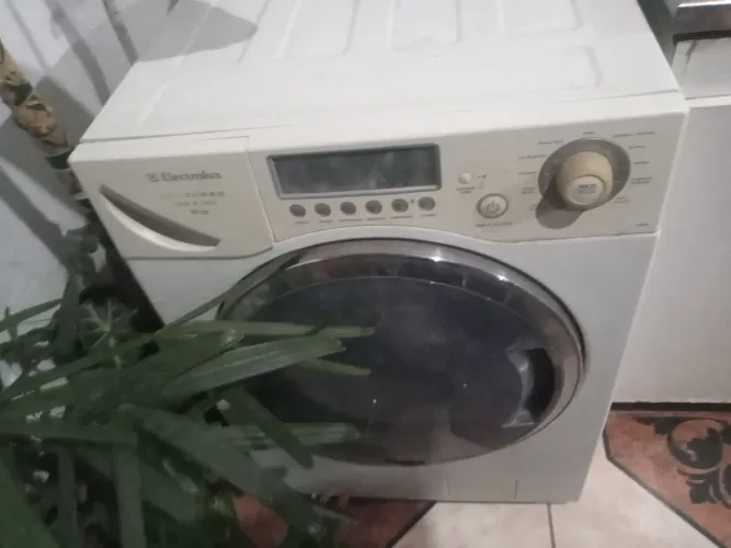 Vendo Máquina lavar e Secar Eletrolux