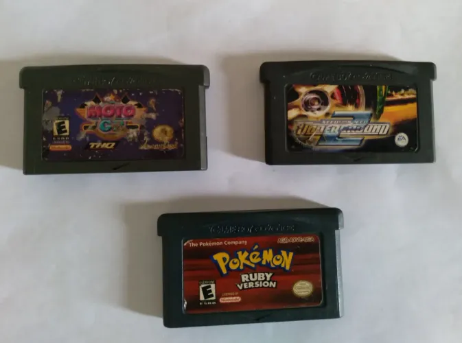 Cartuchos gameboy advance bem conservado 