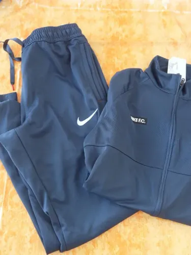 Agasalhos originais: Nike , Puma e Adidas importado.