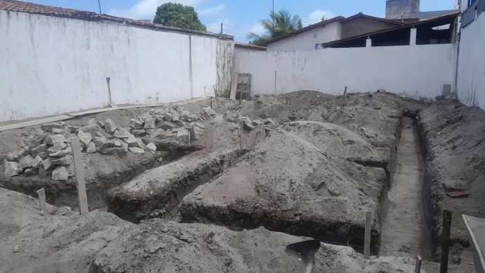 Desponivel pedreiro servente e pinto cuida e intrigado de baike também cuida