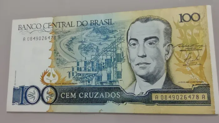 Cédula antiga de 100 cruzados