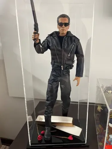 Boneco exterminador do futuro